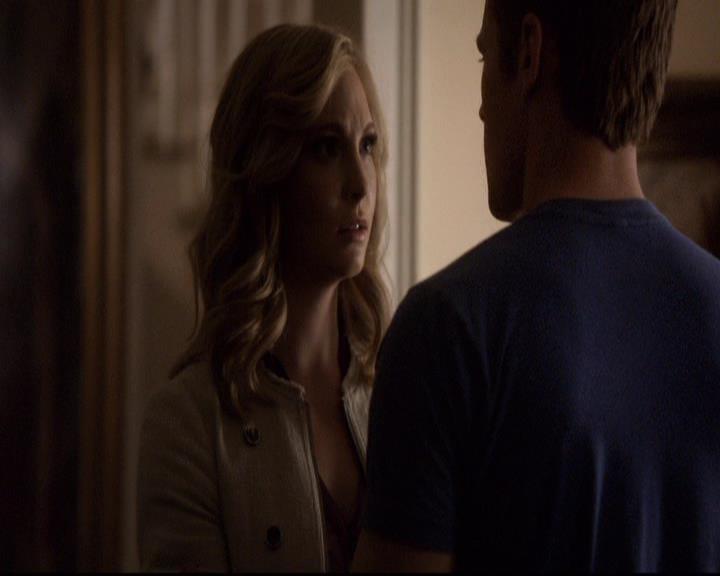 VampireDiariesWorld-dot-org_2x21TheSunAlsoRises1143.jpg