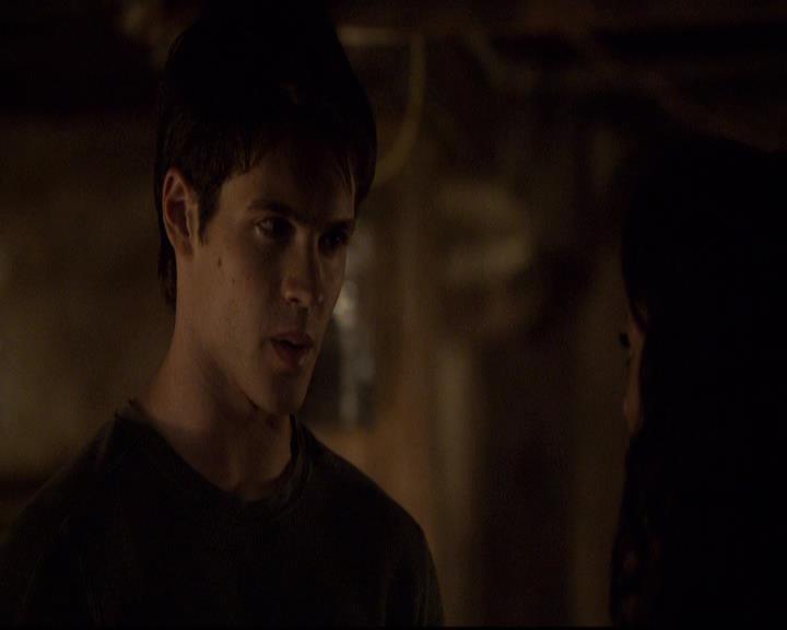 VampireDiariesWorld-dot-org_2x21TheSunAlsoRises1202.jpg