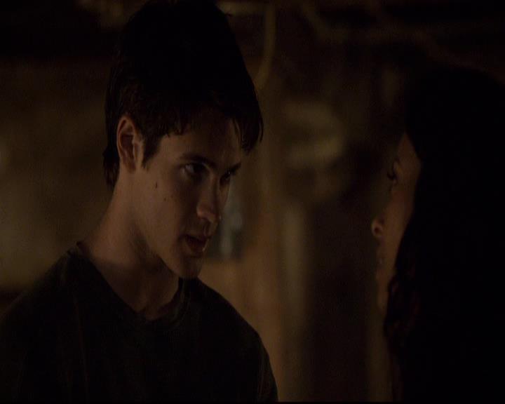 VampireDiariesWorld-dot-org_2x21TheSunAlsoRises1207.jpg