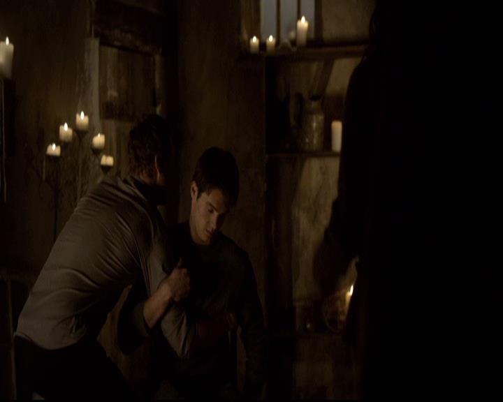 VampireDiariesWorld-dot-org_2x21TheSunAlsoRises1218.jpg VampireDiariesWorld-dot-org_2x21TheSunAlsoRises1218.jpg