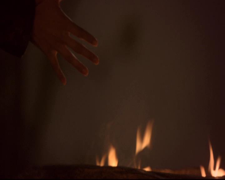 VampireDiariesWorld-dot-org_2x21TheSunAlsoRises1304.jpg