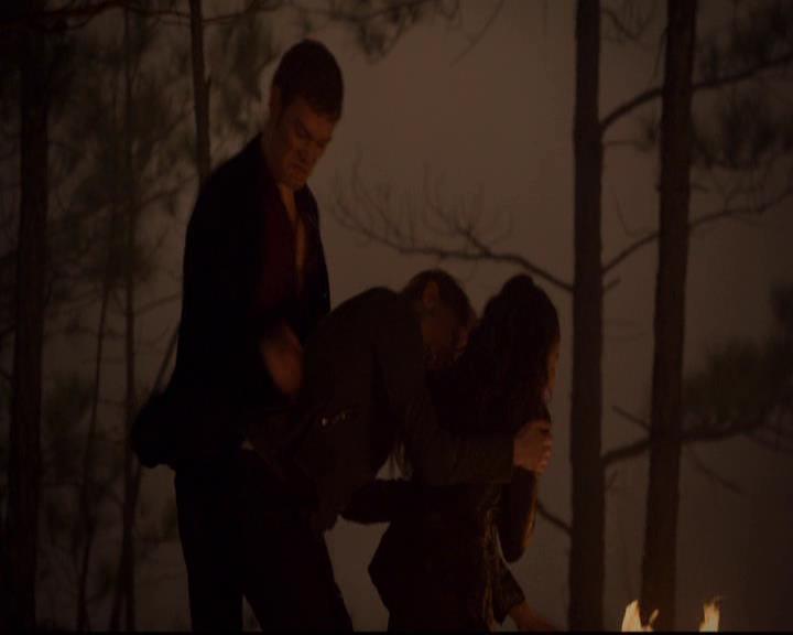 VampireDiariesWorld-dot-org_2x21TheSunAlsoRises1323.jpg