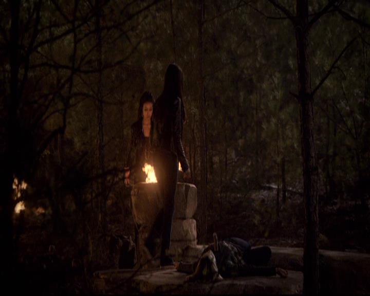VampireDiariesWorld-dot-org_2x21TheSunAlsoRises1444.jpg
