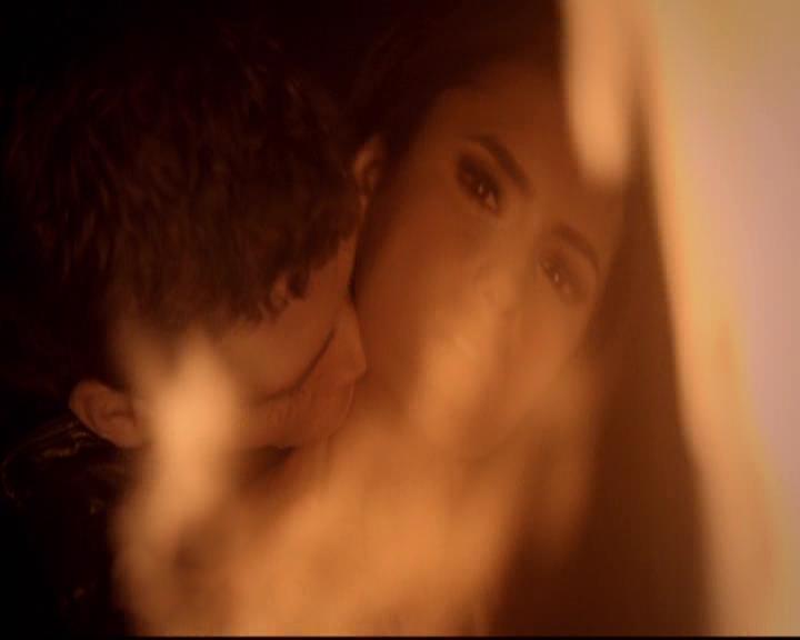 VampireDiariesWorld-dot-org_2x21TheSunAlsoRises1475.jpg
