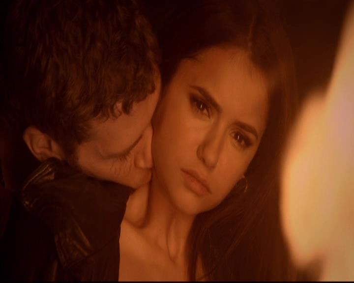 VampireDiariesWorld-dot-org_2x21TheSunAlsoRises1479.jpg
