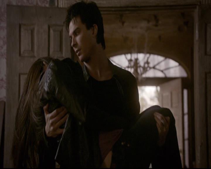 VampireDiariesWorld-dot-org_2x21TheSunAlsoRises1734.jpg