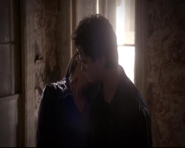 VampireDiariesWorld-dot-org_2x21TheSunAlsoRises1736.jpg
