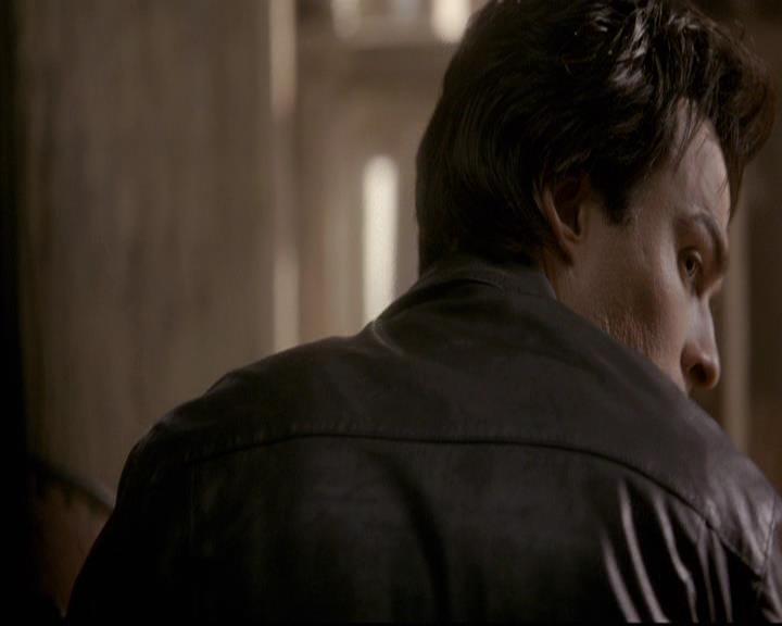 VampireDiariesWorld-dot-org_2x21TheSunAlsoRises1752.jpg