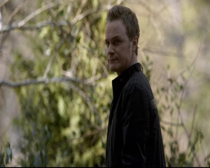 VampireDiariesWorld-dot-org_2x21TheSunAlsoRises1806.jpg