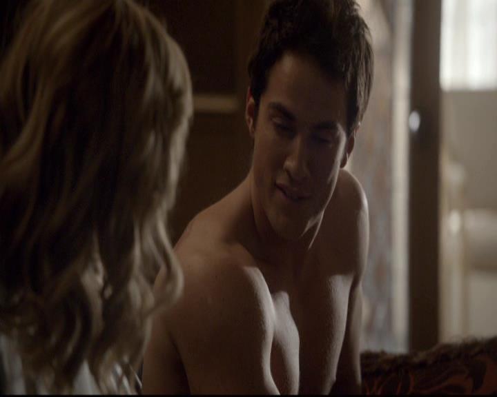 VampireDiariesWorld-dot-org_2x21TheSunAlsoRises1864.jpg
