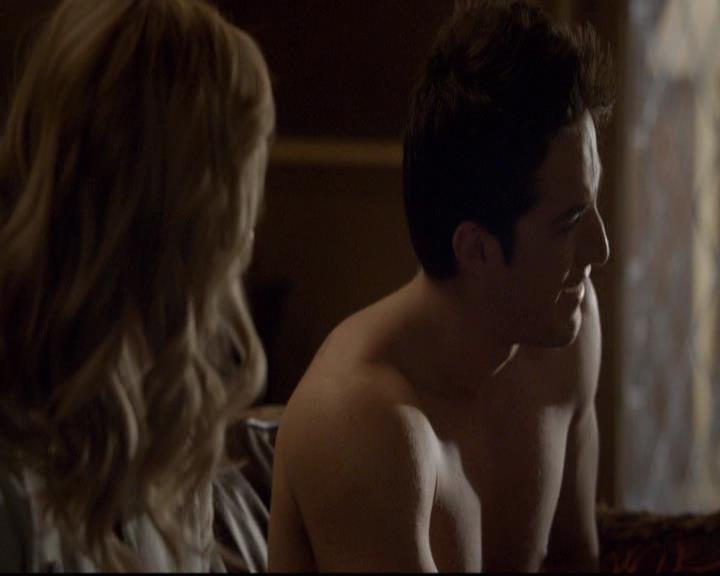 VampireDiariesWorld-dot-org_2x21TheSunAlsoRises1870.jpg