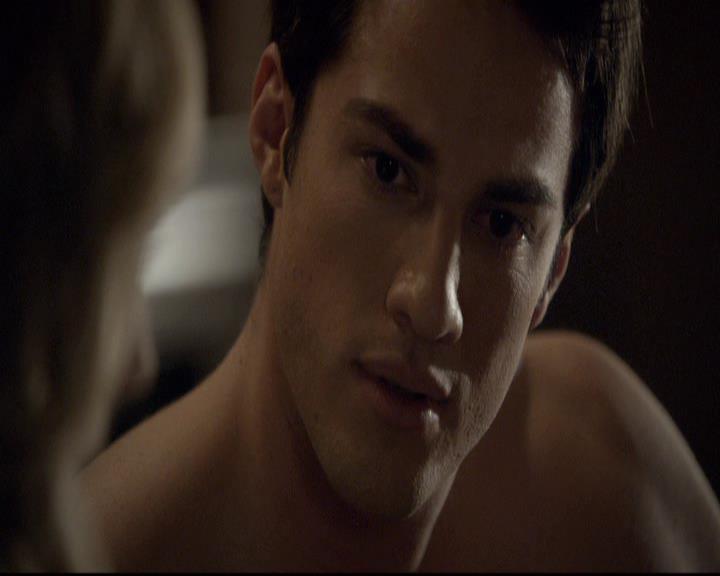 VampireDiariesWorld-dot-org_2x21TheSunAlsoRises1877.jpg VampireDiariesWorld-dot-org_2x21TheSunAlsoRises1877.jpg