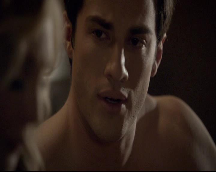 VampireDiariesWorld-dot-org_2x21TheSunAlsoRises1880.jpg