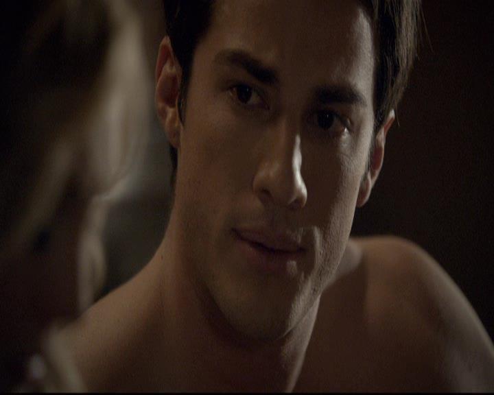 VampireDiariesWorld-dot-org_2x21TheSunAlsoRises1881.jpg
