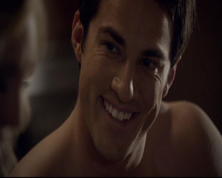 VampireDiariesWorld-dot-org_2x21TheSunAlsoRises1897.jpg