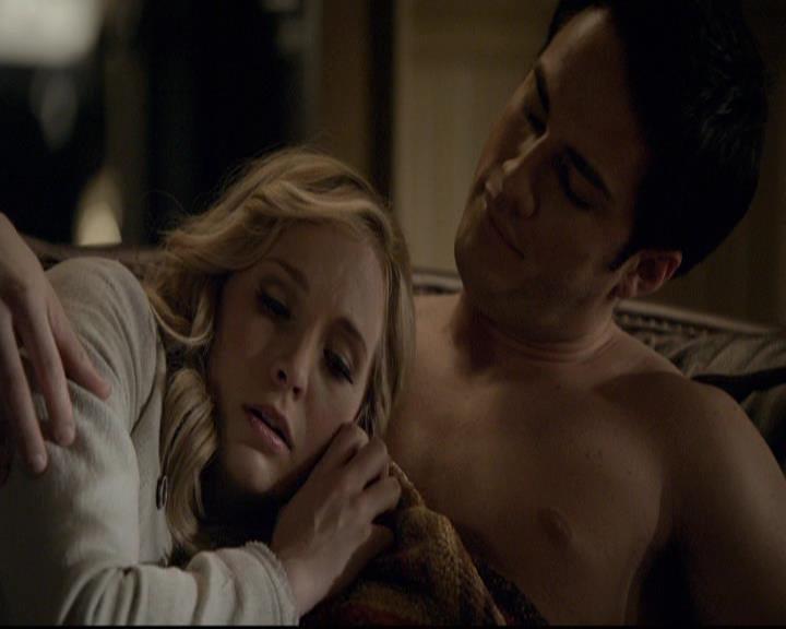 VampireDiariesWorld-dot-org_2x21TheSunAlsoRises1917.jpg