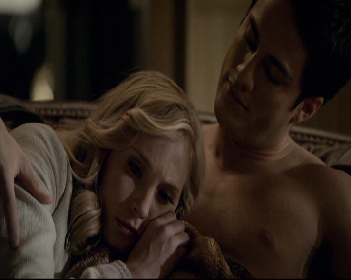 VampireDiariesWorld-dot-org_2x21TheSunAlsoRises1929.jpg