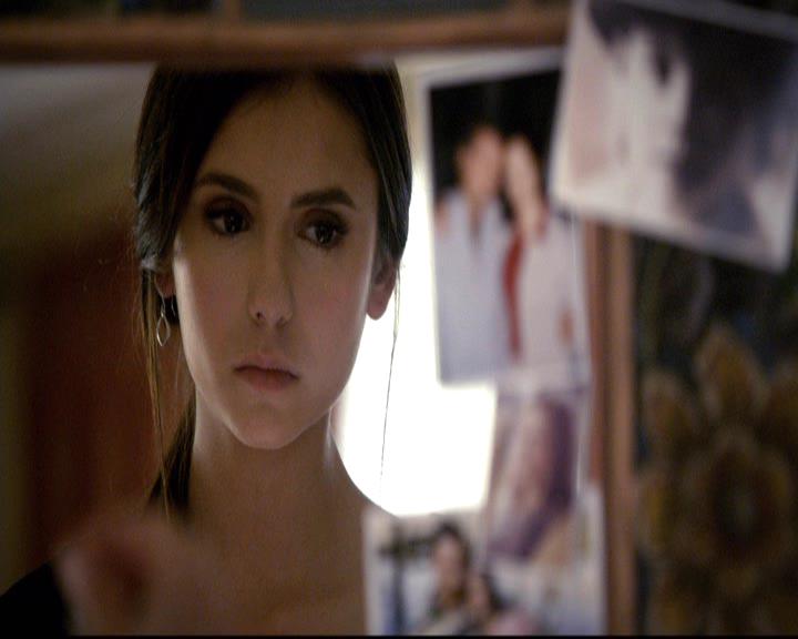 VampireDiariesWorld-dot-org_2x21TheSunAlsoRises1953.jpg