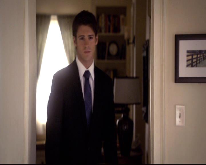 VampireDiariesWorld-dot-org_2x21TheSunAlsoRises1964.jpg
