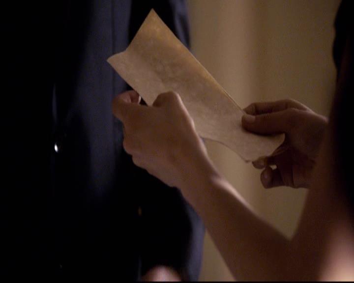 VampireDiariesWorld-dot-org_2x21TheSunAlsoRises1980.jpg