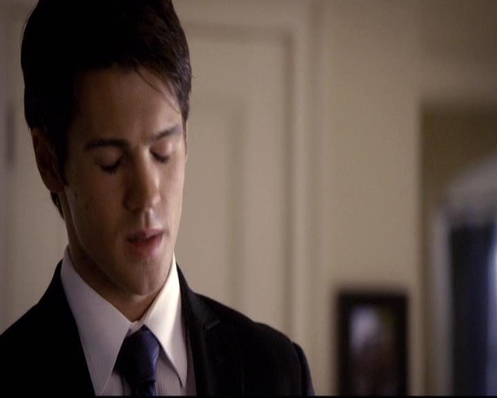 VampireDiariesWorld-dot-org_2x21TheSunAlsoRises1983.jpg