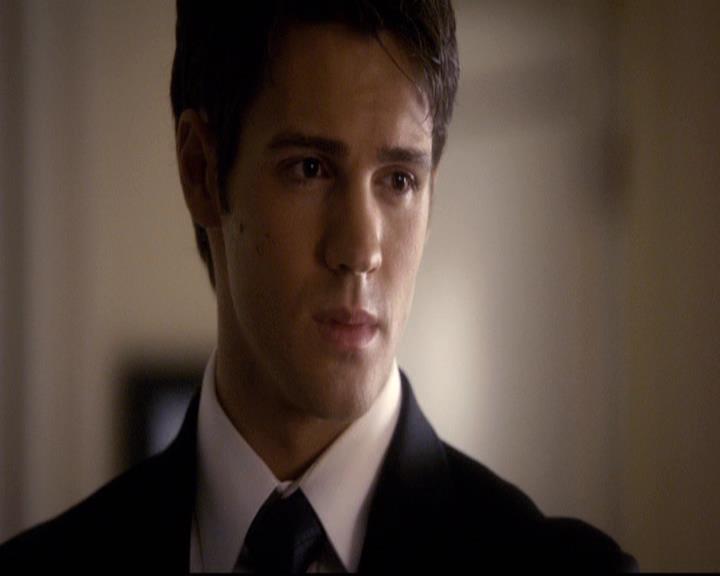 VampireDiariesWorld-dot-org_2x21TheSunAlsoRises1994.jpg