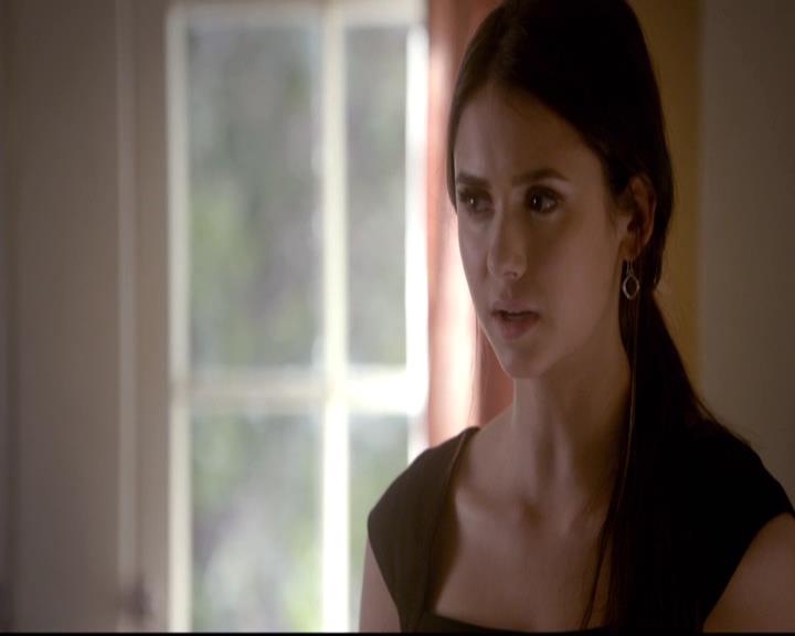 VampireDiariesWorld-dot-org_2x21TheSunAlsoRises2002.jpg