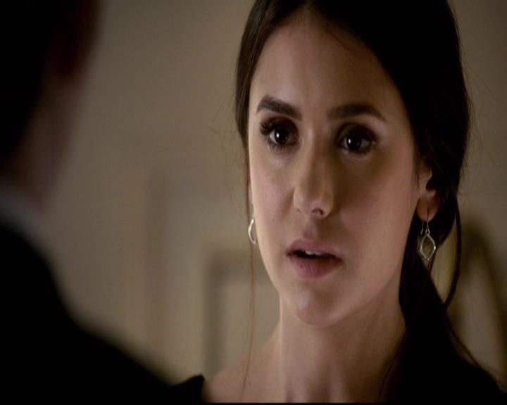 VampireDiariesWorld-dot-org_2x21TheSunAlsoRises2005.jpg