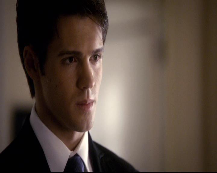 VampireDiariesWorld-dot-org_2x21TheSunAlsoRises2015.jpg