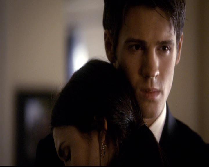 VampireDiariesWorld-dot-org_2x21TheSunAlsoRises2029.jpg VampireDiariesWorld-dot-org_2x21TheSunAlsoRises2029.jpg