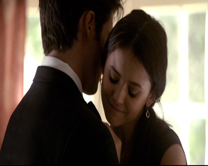 VampireDiariesWorld-dot-org_2x21TheSunAlsoRises2034.jpg