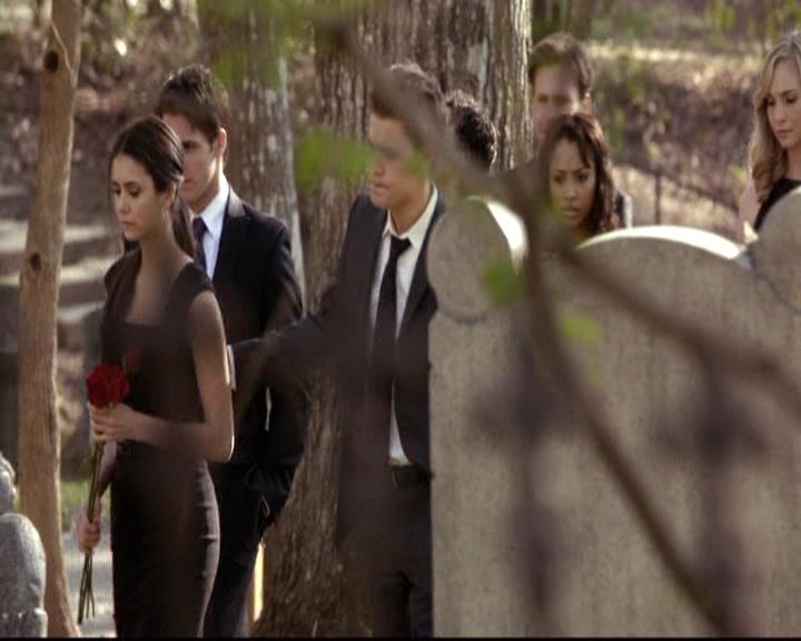 VampireDiariesWorld-dot-org_2x21TheSunAlsoRises2080.jpg