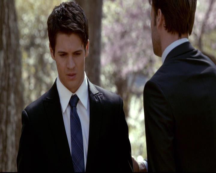 VampireDiariesWorld-dot-org_2x21TheSunAlsoRises2156.jpg