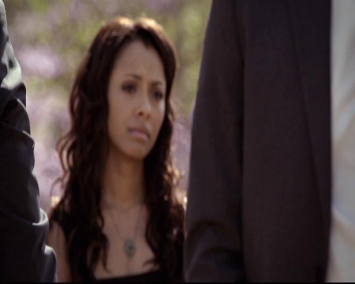 VampireDiariesWorld-dot-org_2x21TheSunAlsoRises2158.jpg