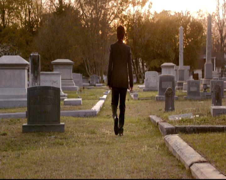 VampireDiariesWorld-dot-org_2x21TheSunAlsoRises2252.jpg