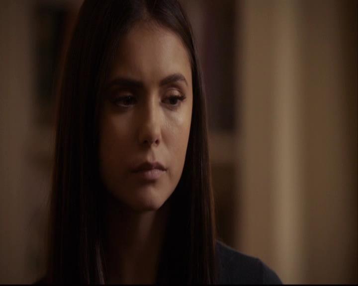 VampireDiariesWorld-dot-org_2x22AsILayDying0057.jpg