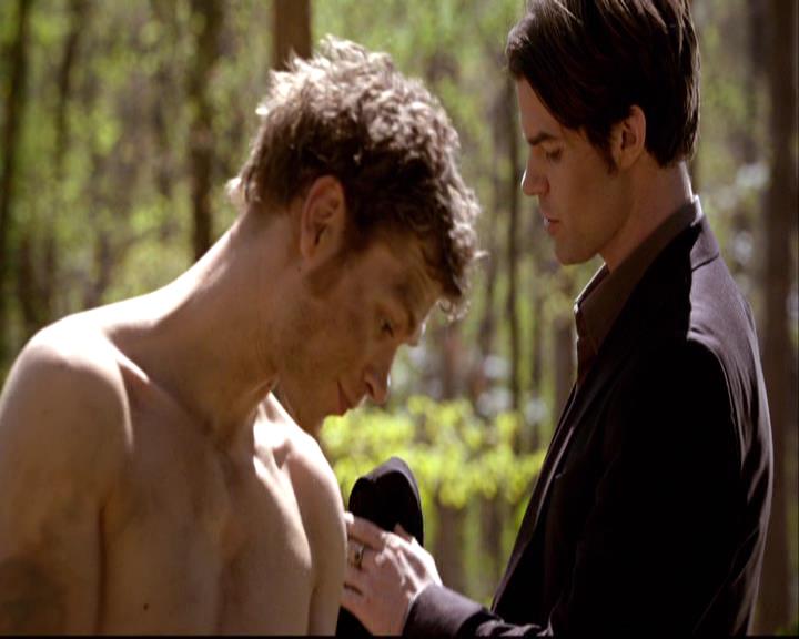 VampireDiariesWorld-dot-org_2x22AsILayDying0258.jpg