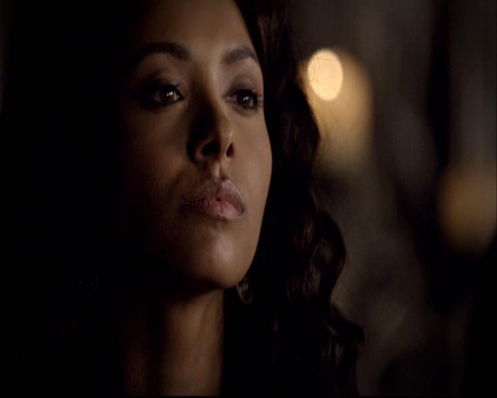 VampireDiariesWorld-dot-org_2x22AsILayDying0461.jpg