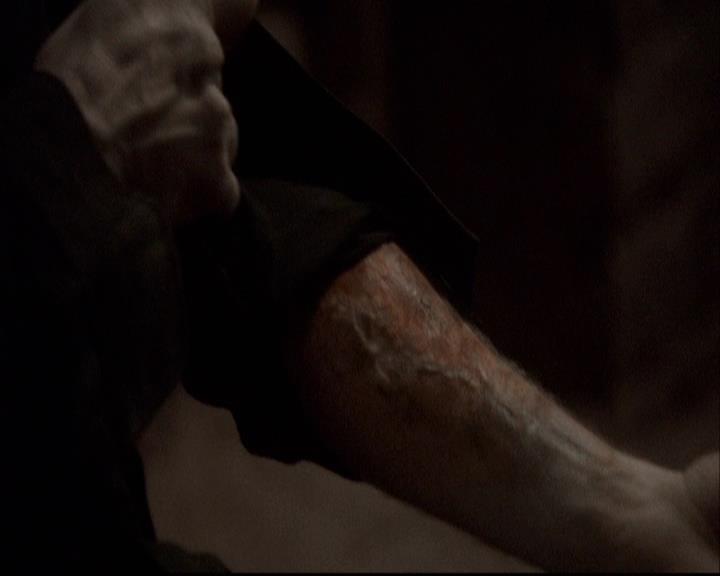 VampireDiariesWorld-dot-org_2x22AsILayDying0700.jpg