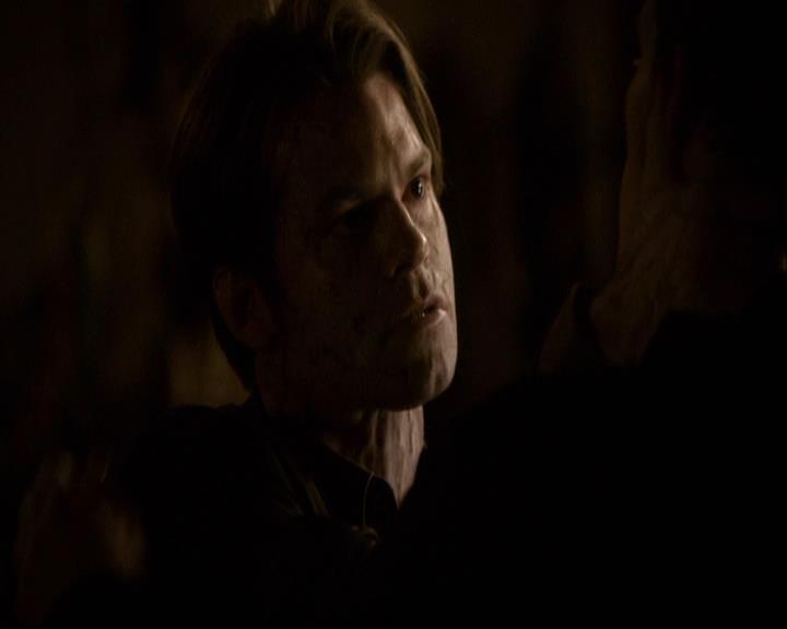 VampireDiariesWorld-dot-org_2x22AsILayDying0762.jpg