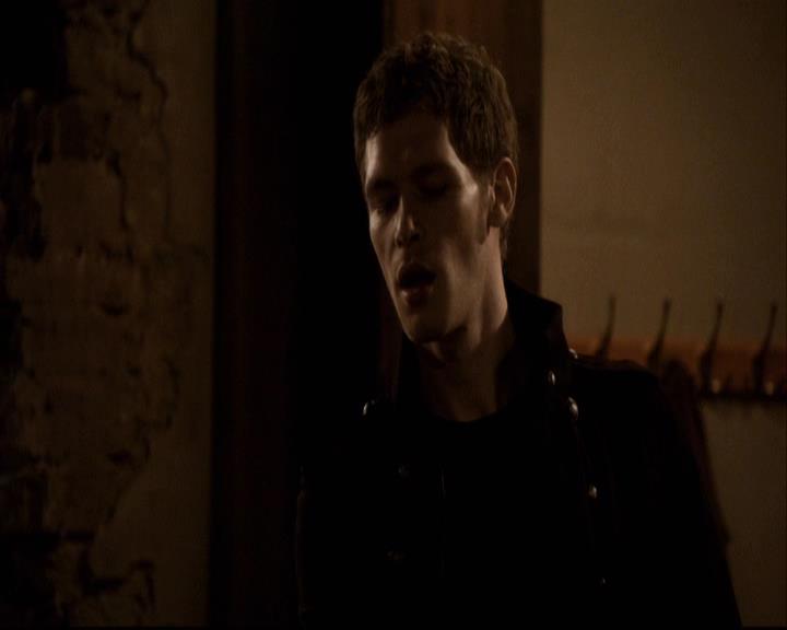 VampireDiariesWorld-dot-org_2x22AsILayDying0770.jpg