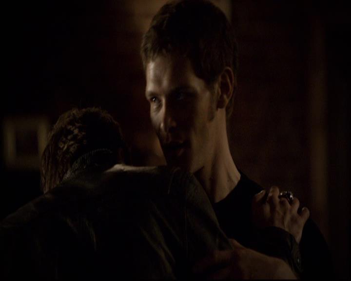 VampireDiariesWorld-dot-org_2x22AsILayDying0804.jpg