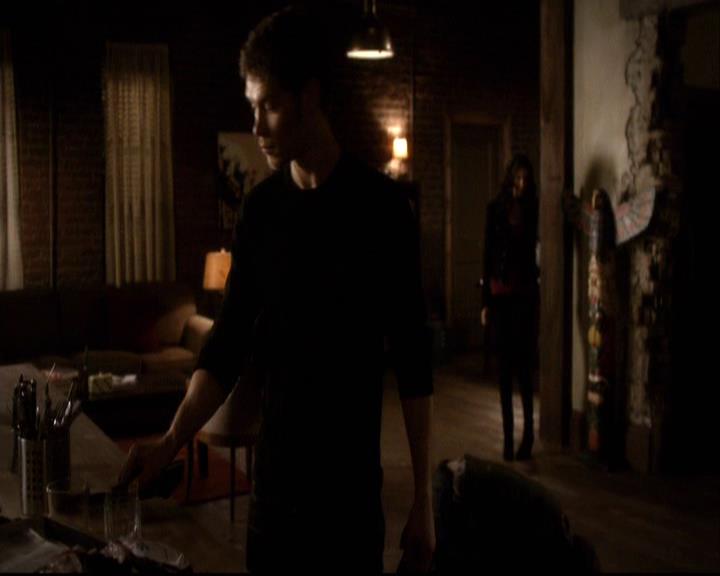 VampireDiariesWorld-dot-org_2x22AsILayDying0816.jpg