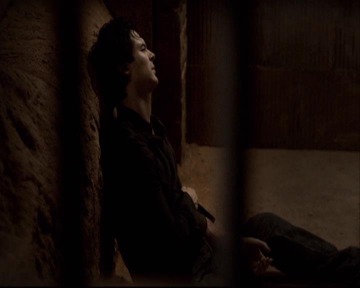 VampireDiariesWorld-dot-org_2x22AsILayDying0835.jpg