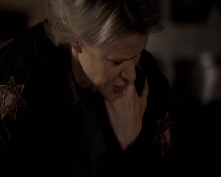 VampireDiariesWorld-dot-org_2x22AsILayDying1191.jpg