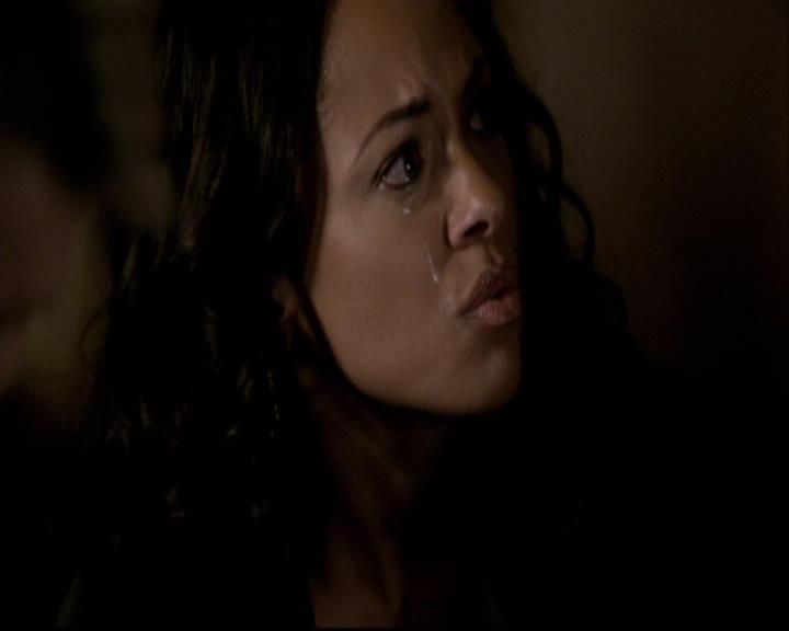 VampireDiariesWorld-dot-org_2x22AsILayDying1201.jpg