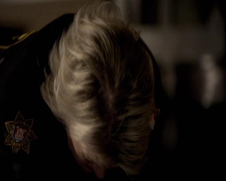 VampireDiariesWorld-dot-org_2x22AsILayDying1219.jpg