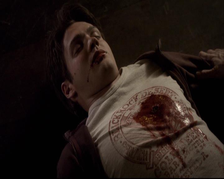 VampireDiariesWorld-dot-org_2x22AsILayDying1231.jpg