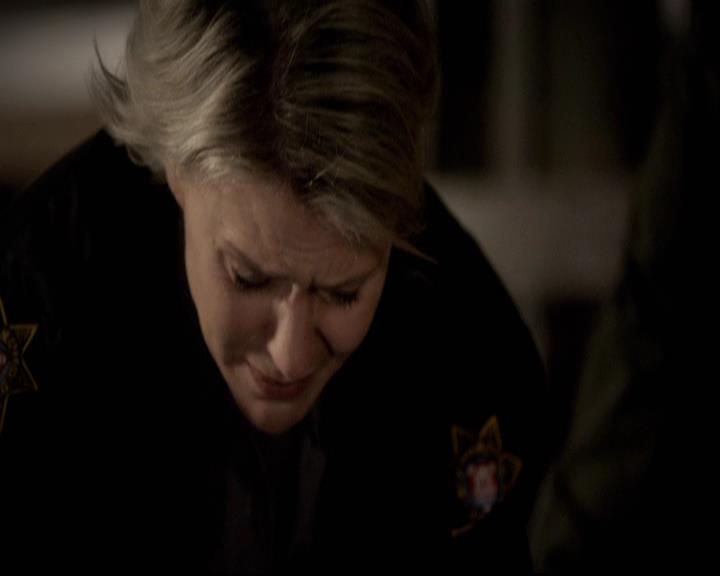 VampireDiariesWorld-dot-org_2x22AsILayDying1234.jpg