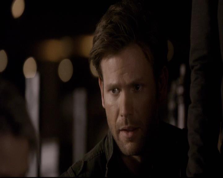 VampireDiariesWorld-dot-org_2x22AsILayDying1241.jpg